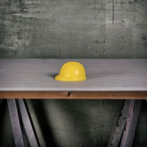 Stressbal in de vorm van een bouwhelm